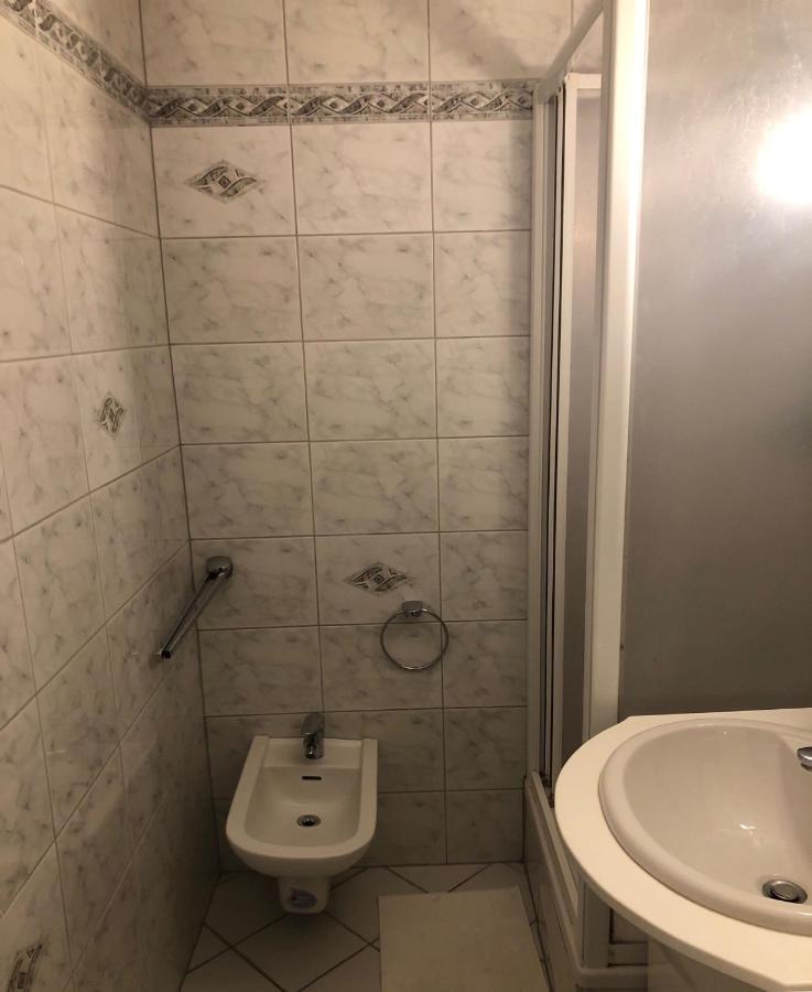 A Private Room In A Shared Apartment Wien Ngoại thất bức ảnh